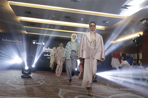 Syaharani Sasa Hasan's Jakarta Fashion Week Scandal - A Dazzling Disaster or Ingenious Publicity Stunt?